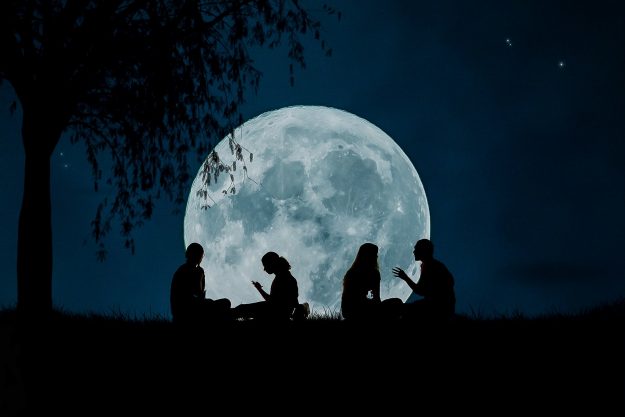 moon-2776955_1920